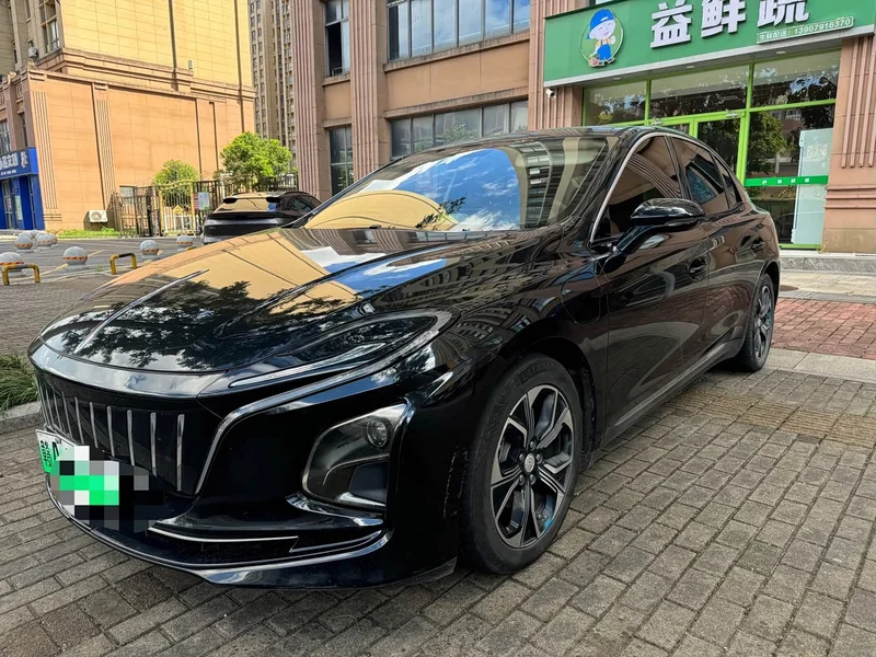 Hongqi E-QM5 — фото 1