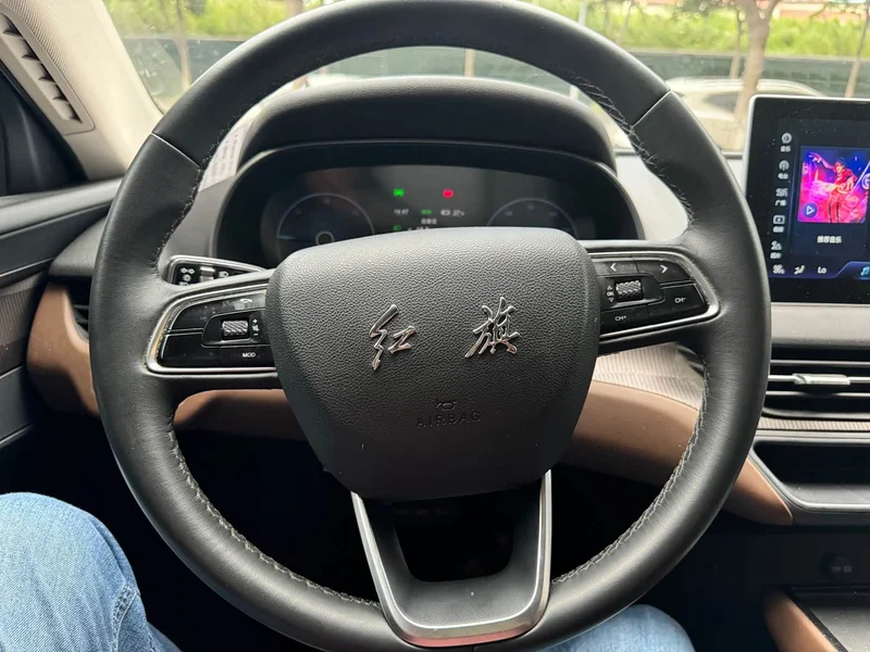 Hongqi E-QM5 — фото 8