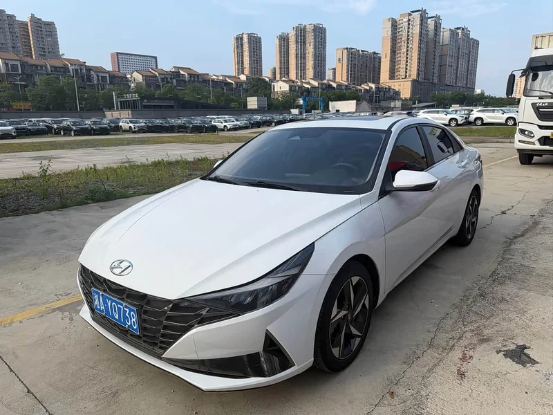 Hyundai Elantra