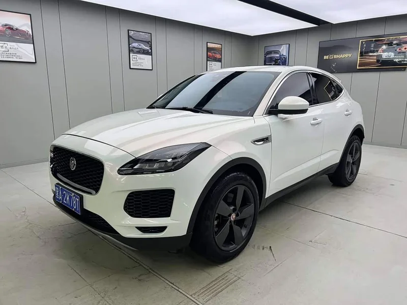 Jaguar E-PACE — фото 1