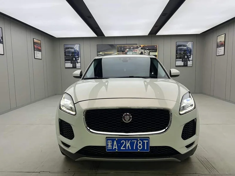 Jaguar E-PACE — фото 2