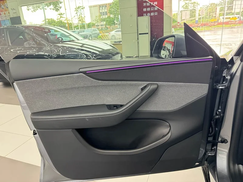 Tesla Model Y — фото 11