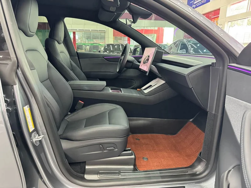 Tesla Model Y — фото 15