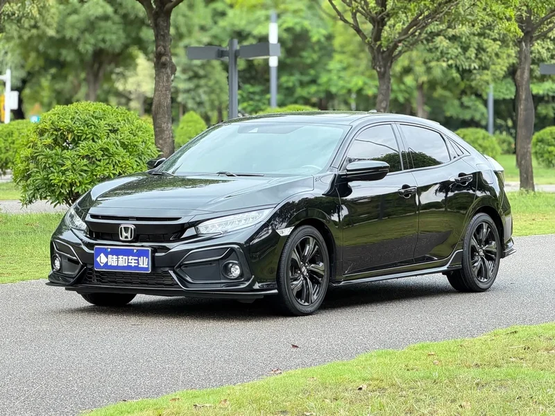Honda Civic — фото 1