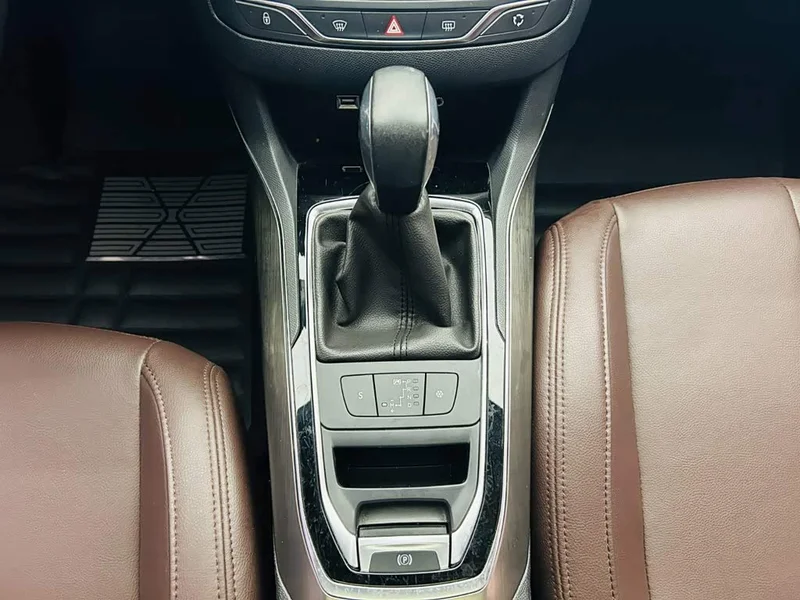 Peugeot 408 — фото 16