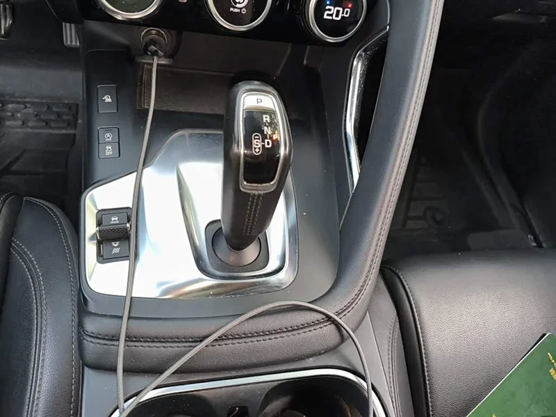 Jaguar E-PACE — фото 15