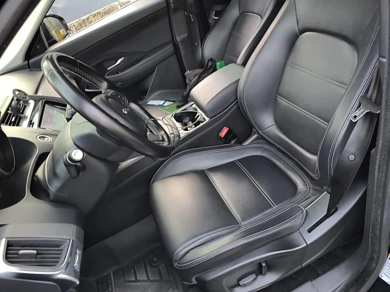 Jaguar E-PACE — фото 16