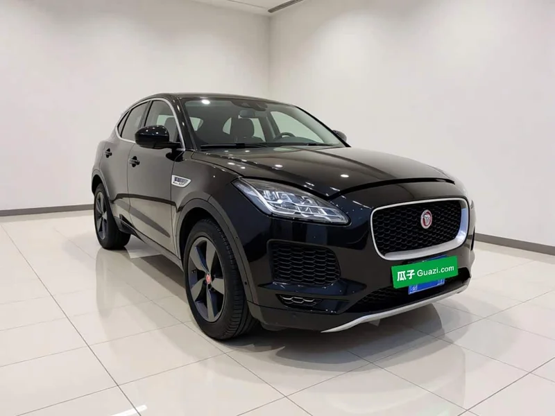 Jaguar E-PACE — фото 3