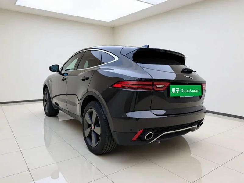 Jaguar E-PACE — фото 4