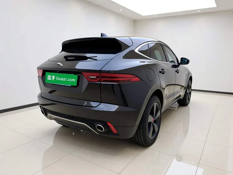 Jaguar E-PACE — фото 6