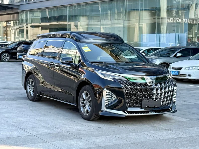 Toyota Sienna — фото 3