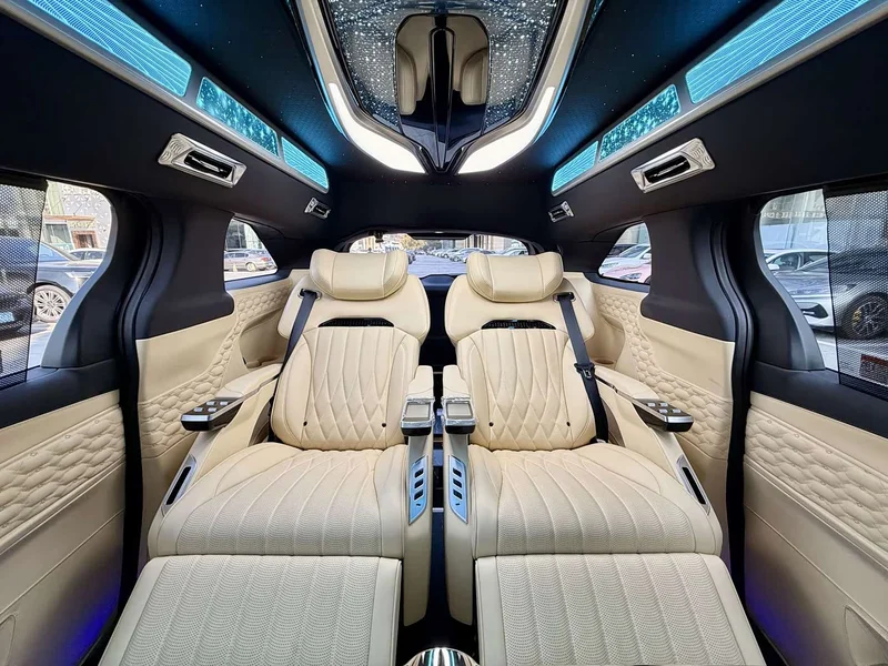 Toyota Sienna — фото 10