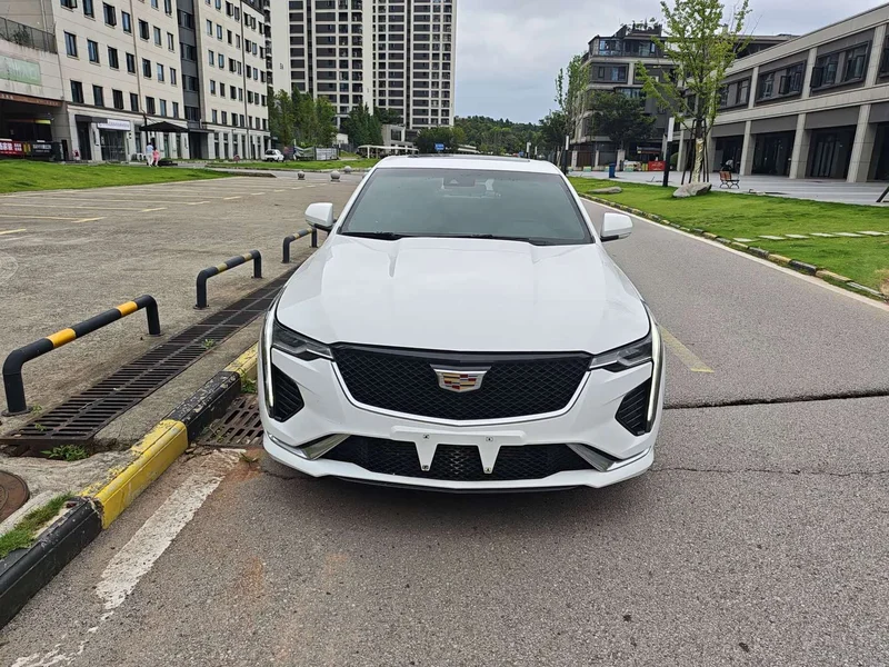Cadillac CT4 — фото 2