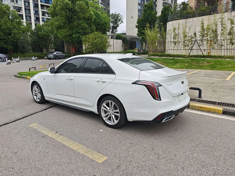 Cadillac CT4 — фото 5