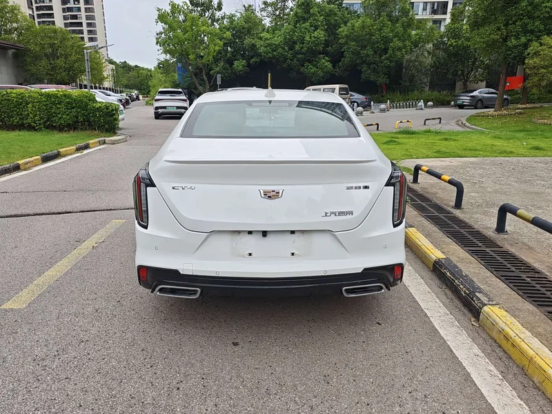 Cadillac CT4 — фото 6