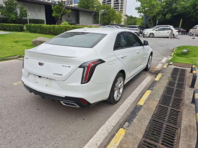 Cadillac CT4 — фото 7
