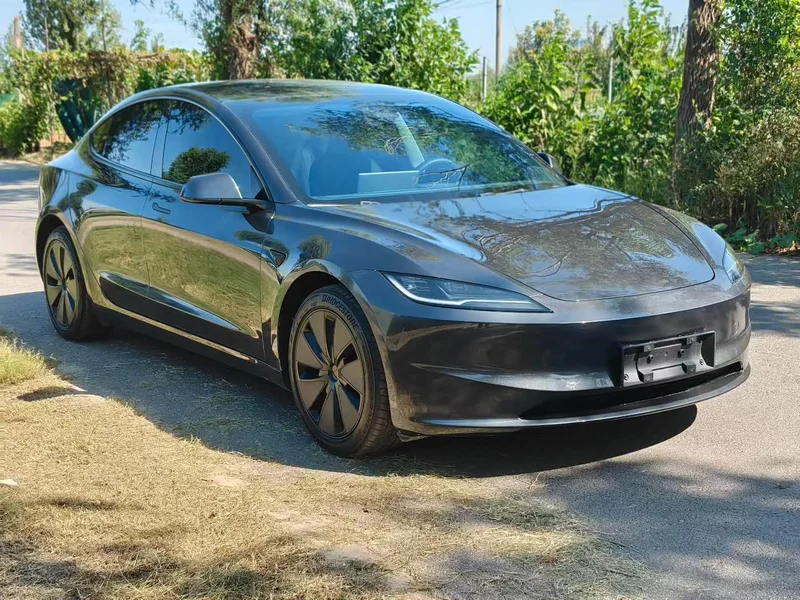 Tesla Model 3 — фото 4