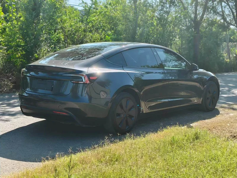 Tesla Model 3 — фото 8