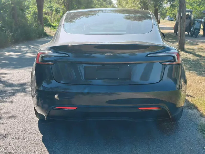 Tesla Model 3 — фото 9