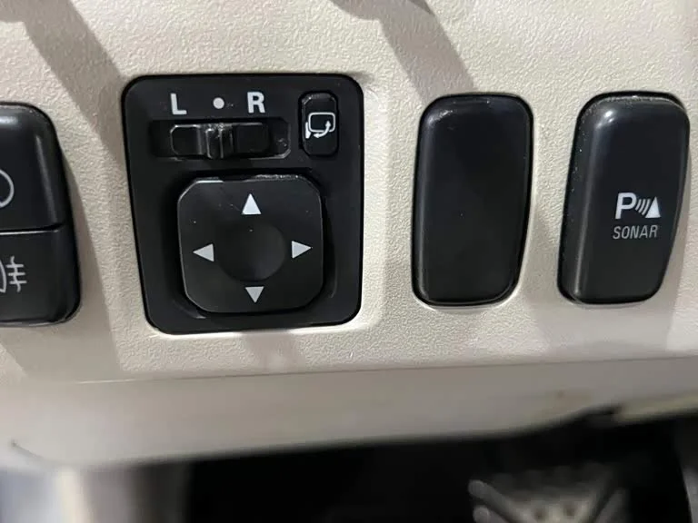 Mitsubishi Pajero (Imported) — фото 11