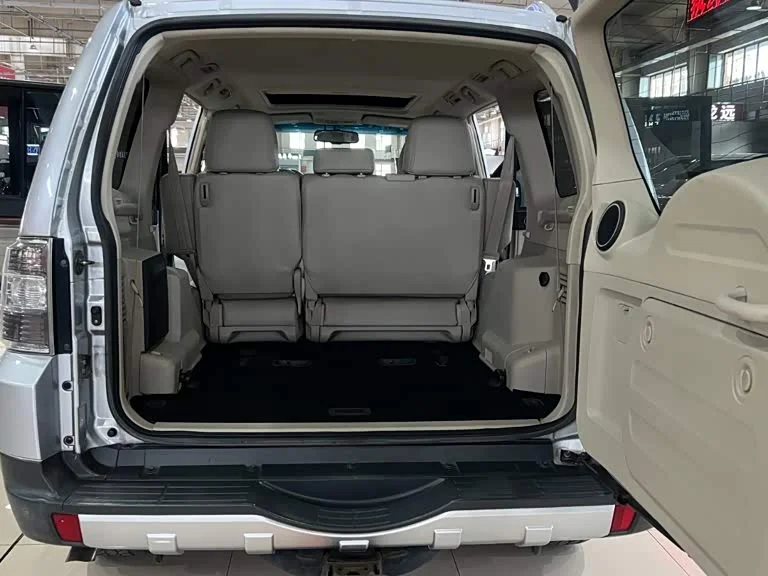 Mitsubishi Pajero (Imported) — фото 22