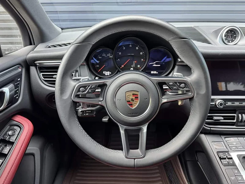 Porsche Macan — фото 4