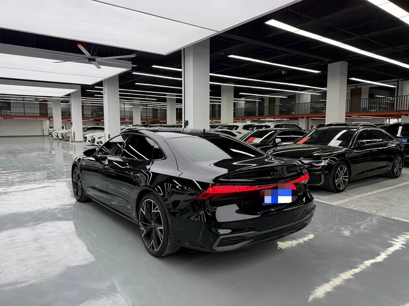 Audi A7L — фото 15
