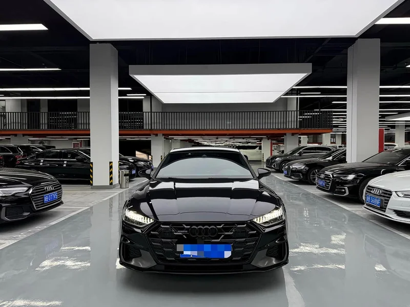 Audi A7L — фото 2