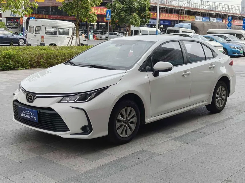 Toyota Corolla — фото 1