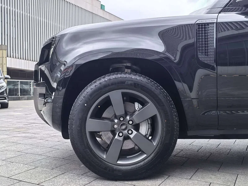 Land Rover Defender — фото 15