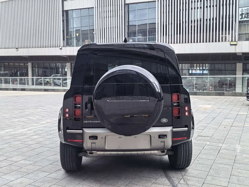 Land Rover Defender — фото 17