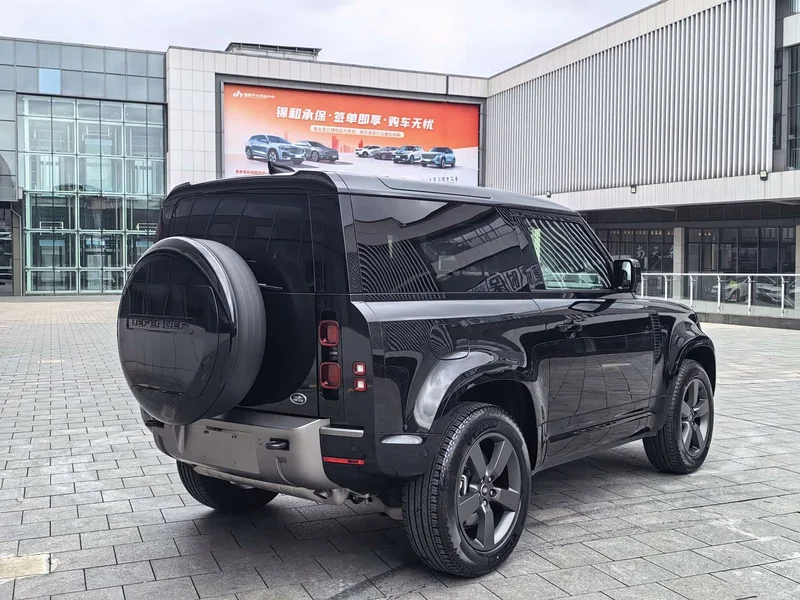 Land Rover Defender — фото 18