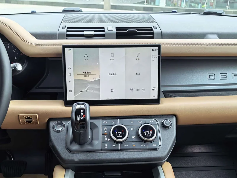Land Rover Defender — фото 10