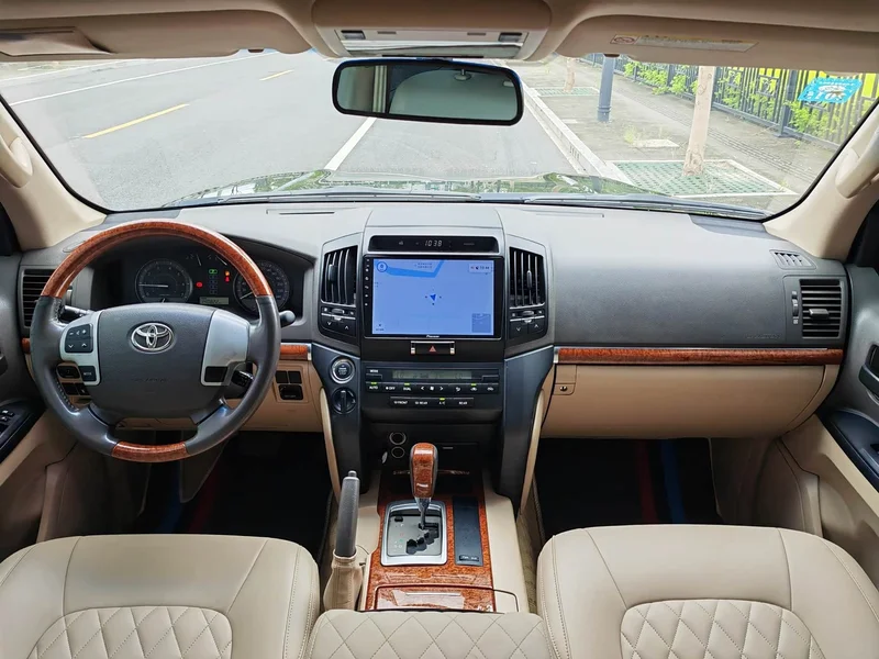 Toyota Land Cruiser (Imported) — фото 6