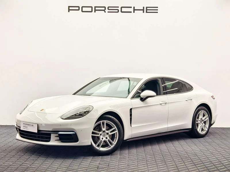 Porsche Panamera — фото 1