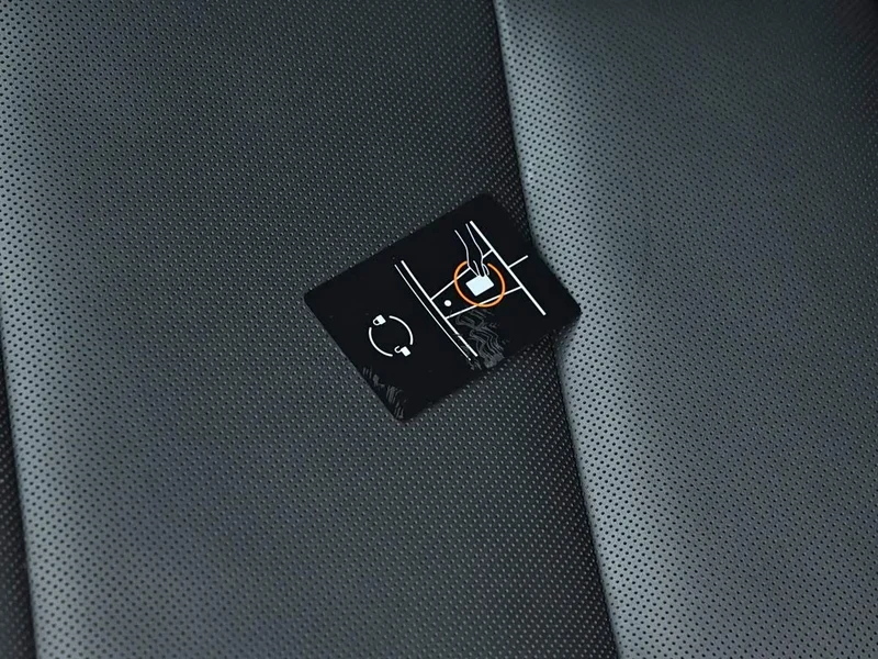 Tesla Model 3 — фото 12