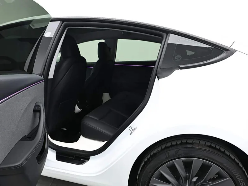 Tesla Model 3 — фото 14