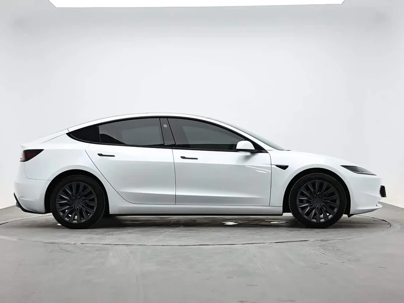 Tesla Model 3 — фото 5