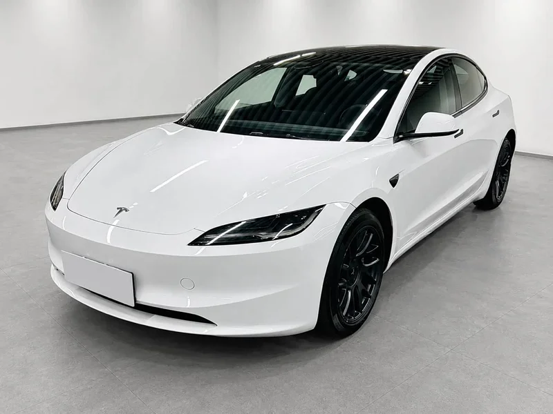 Tesla Model 3 — фото 1