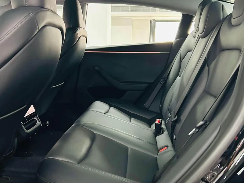 Tesla Model 3 — фото 9