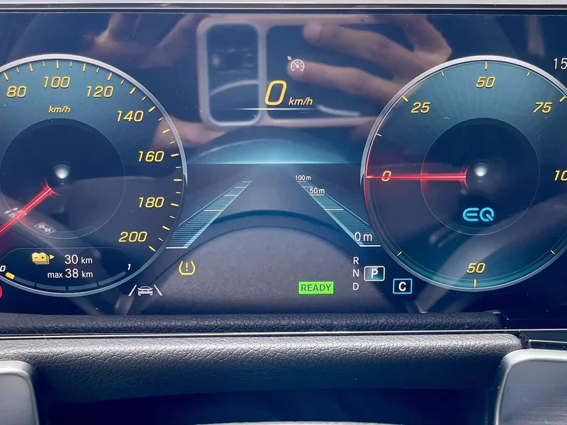 Mercedes-Benz EQB — фото 16