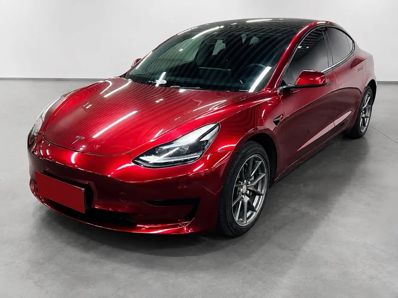 Tesla Model 3 — фото 1