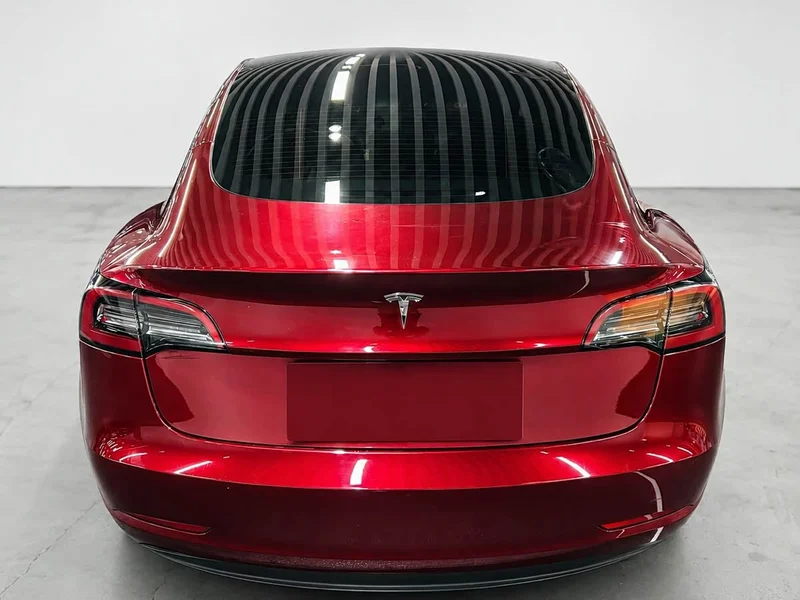 Tesla Model 3 — фото 8