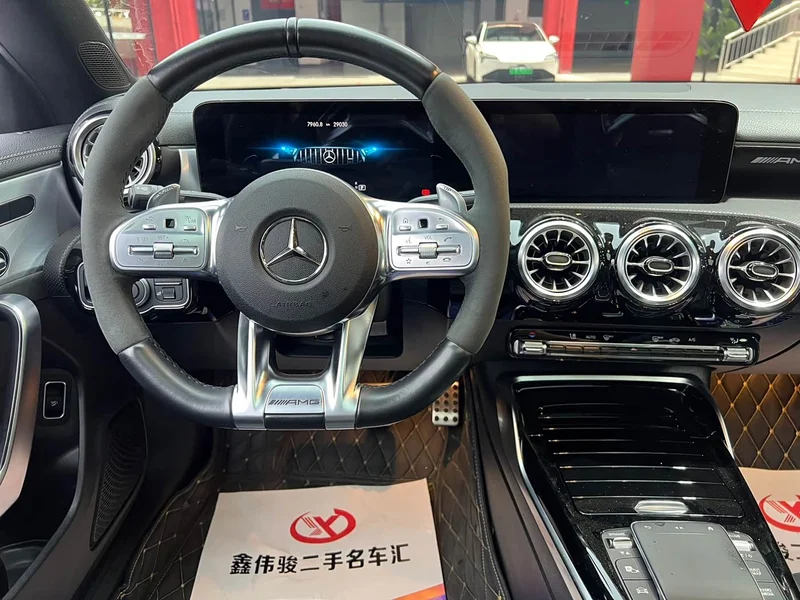 Mercedes-Benz CLA AMG — фото 13
