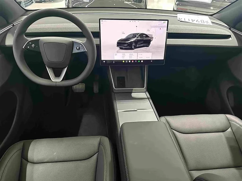 Tesla Model Y — фото 16