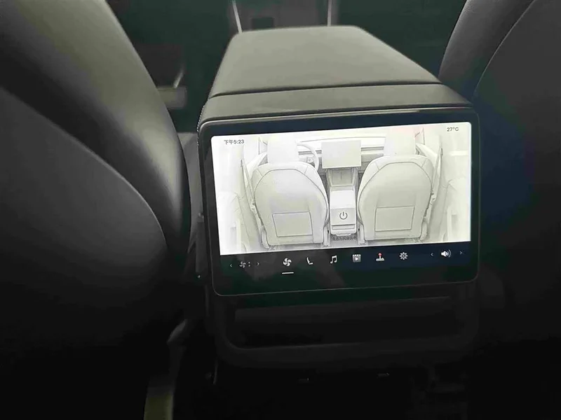 Tesla Model Y — фото 17