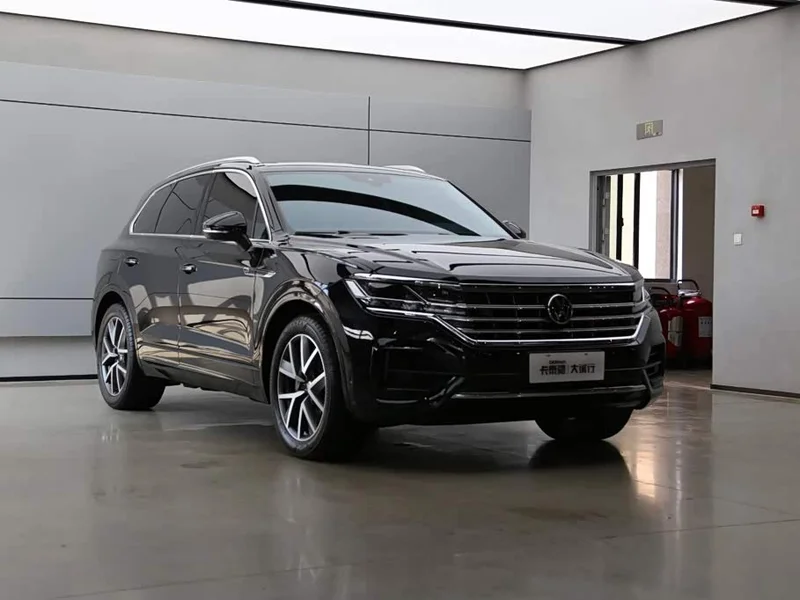 Volkswagen Touareg — фото 31