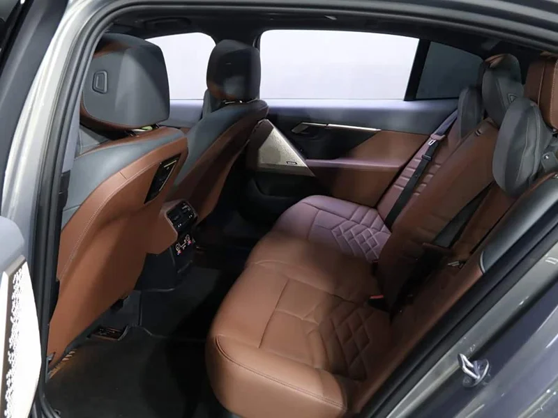 BMW i5 — фото 18