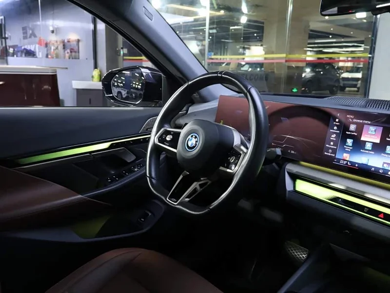 BMW i5 — фото 20