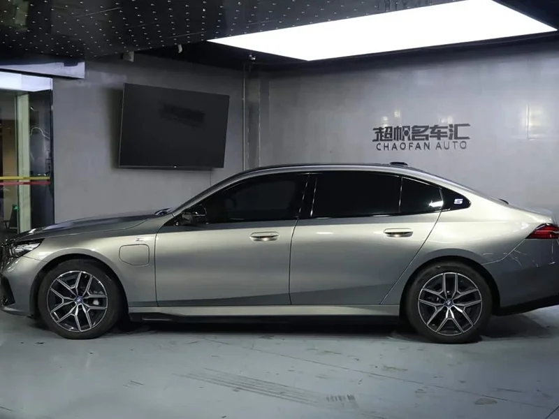 BMW i5 — фото 6